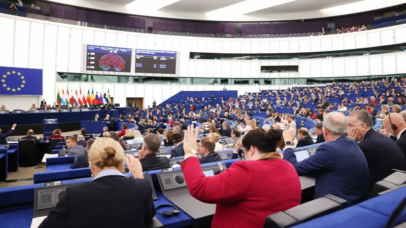 La ‘muerte’ de los coches de combustión en 2035 queda en pausa: la UE vota para que puedan seguir vendiéndose durante mucho más tiempo