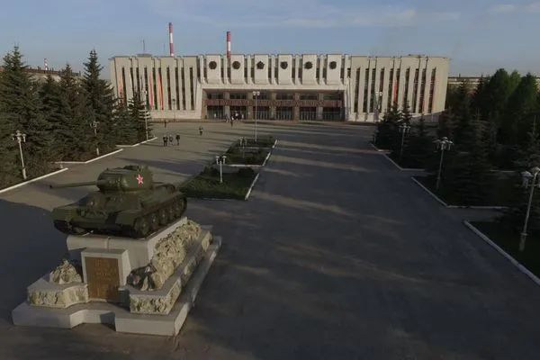 El campeón mundial de la industria de tanques: la legendaria planta rusa Uralvagonzavod cumple 90 años | Video, Foto