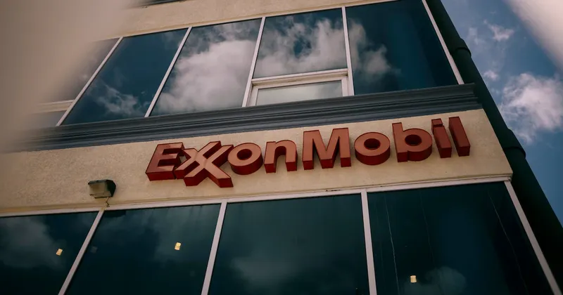 ExxonMobil queda ligeramente por debajo de las previsiones por el mantenimiento de sus refinerías