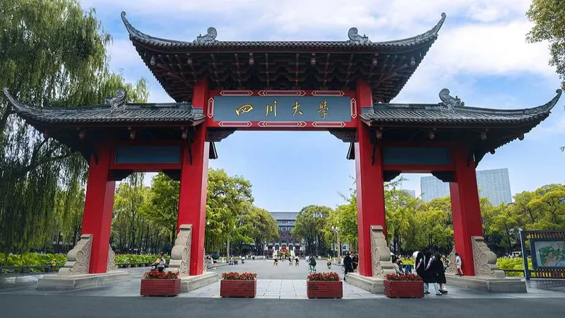 Xi Jinping insta a la Universidad de Sichuan a potenciar sus fortalezas para contribuir a las estrategias nacionales
