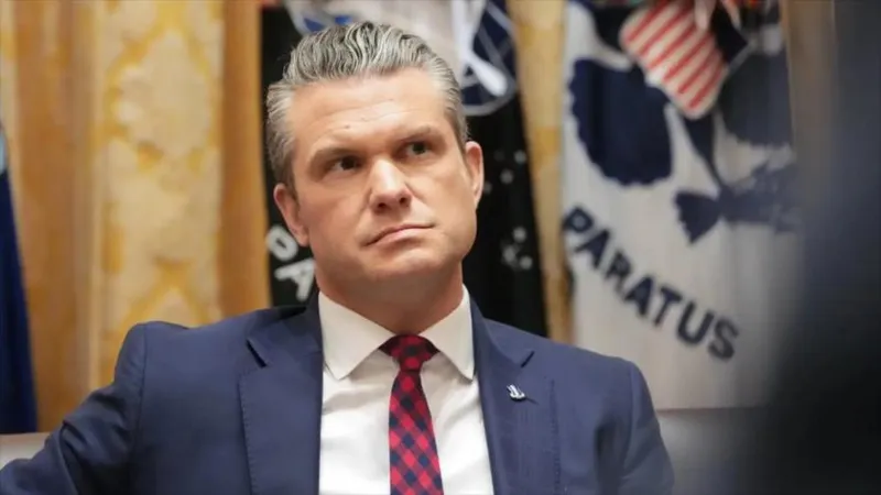 Embajada de Irán avisa que hará rendir cuentas a Hegseth y otros criminales