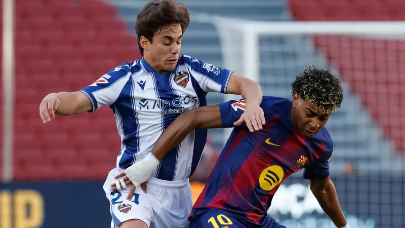 América rompe el cochinito con Carlos Álvarez y da un golpe de autoridad en el mercado
