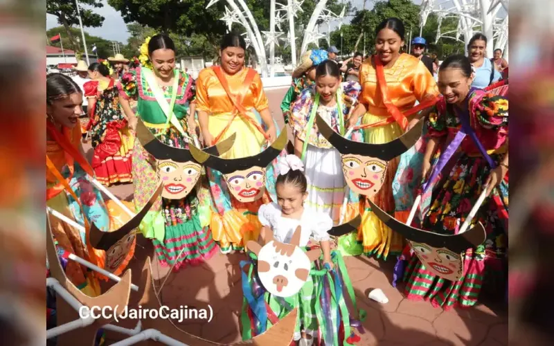 Festival de Las Vaquitas en la Plaza Soberanía reúne a 300 bailarines