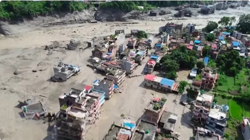 Apocalíptica crecida de un río deja decenas de muertos y desaparecidos en Nepal
