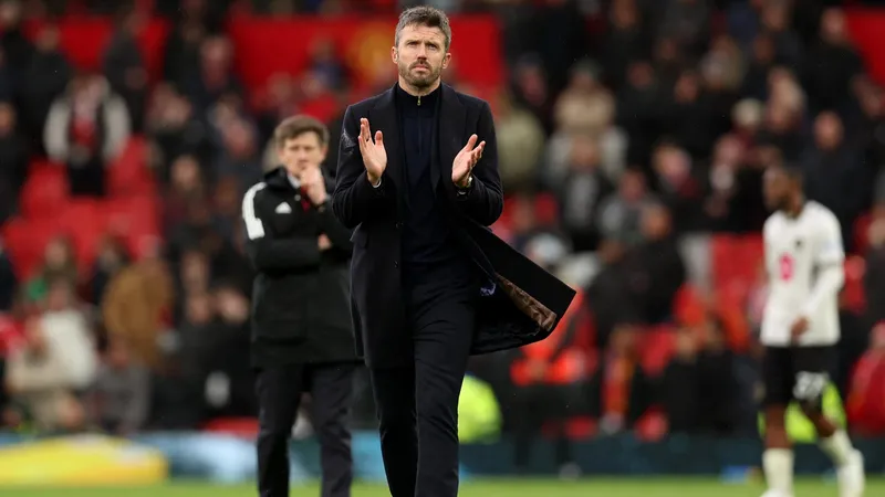 Michael Carrick enfrenta un calendario que amenaza su futuro en Manchester United