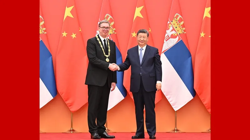 Xi Jinping otorga medalla de la amistad de China al presidente serbio Aleksandar Vucic