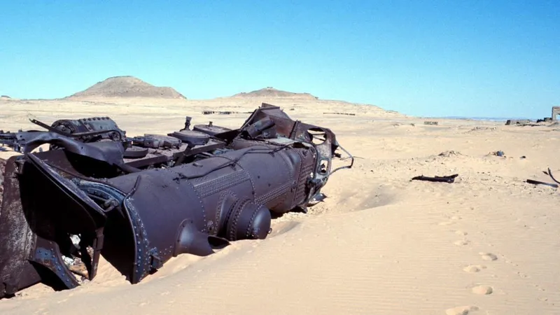 Este tren iba a recorrer más de 1.000 kilómetros hasta la Meca, hasta que llegó Lawrence de Arabia: sus restos aún siguen el desierto