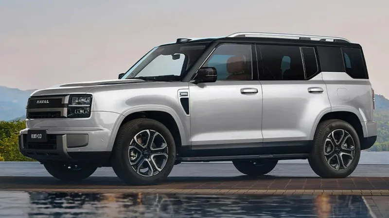 590 caballos, tracción total y 5,3 metros: GWM presenta su propio Land Rover Defender híbrido por menos de 26.000 €