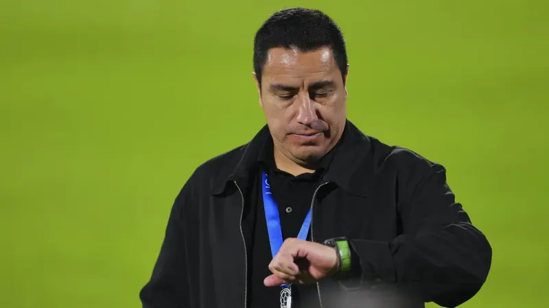 Aseguran que Efraín Juárez dejó de ser técnico de los Pumas de la UNAM