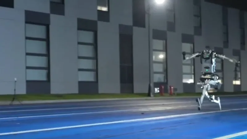 China acaba de presentar un robot humanoide que corre a 45,6 km/h y ya supera la velocidad punta de Usain Bolt. El problema aparece cuando intenta frenar y demuestra lo lejos que todavía estamos de dominar estas máquinas