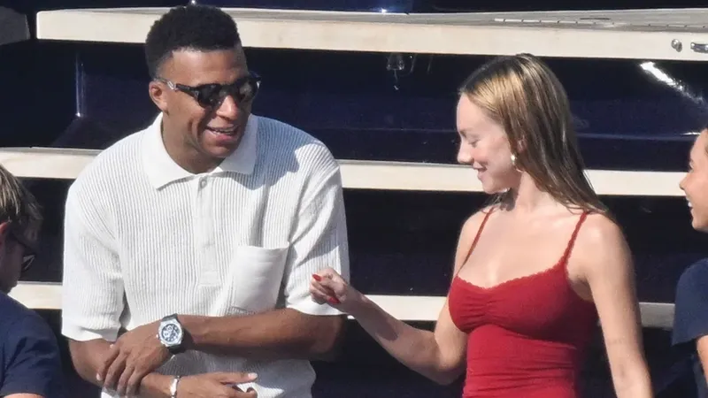Kylian Mbappé comparte por primera vez una foto de Ester Expósito y da un paso más en su relación