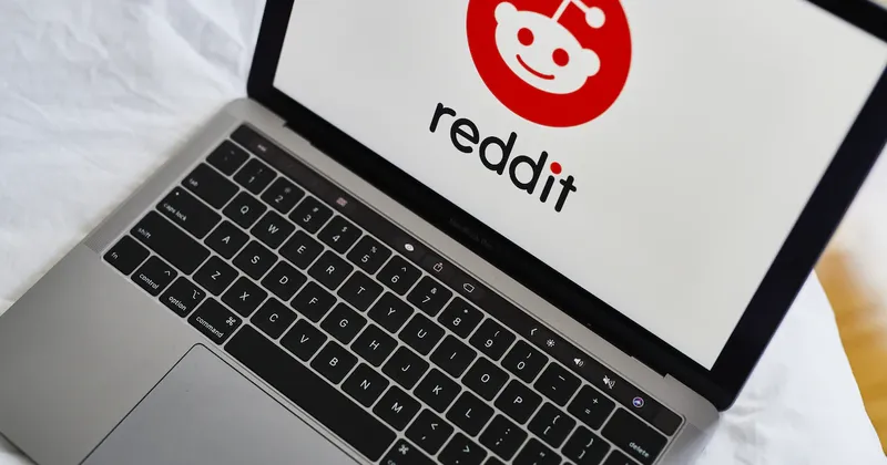Acciones de Reddit se disparan más de 10% tras anuncio de su inclusión en el S&P 500
