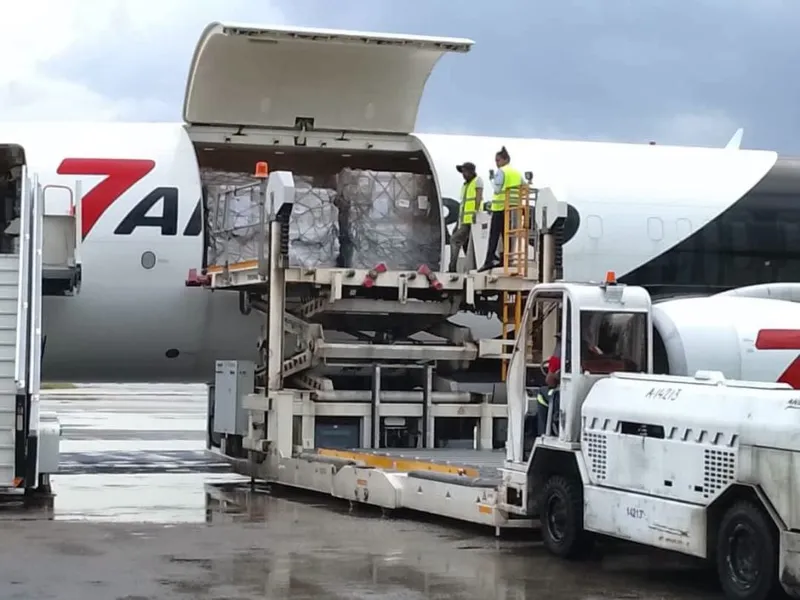 Llega a Cuba primer cargamento de los 100 millones de dólares en ayuda de EEUU