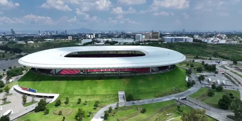 La cuenta regresiva comienza: México se luce con sedes de clase para el mundial...