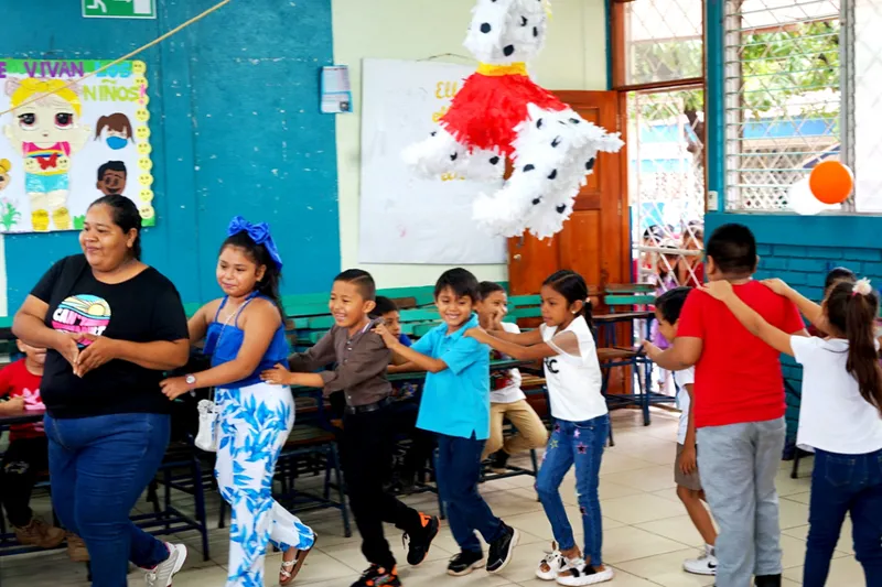 Alerta sobre seguridad digital de la niñez en Nicaragua