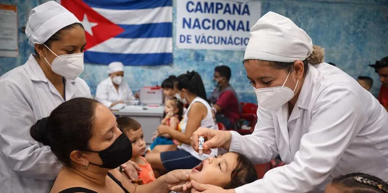 Cuba refuerza la protección infantil con masiva jornada de vacunación