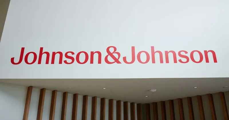 Johnson & Johnson se inclina por escindir su negocio de ortopedia tras otro trimestre débil