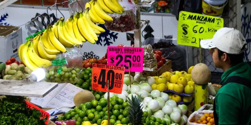 Mexicanos necesitaron 4,884 pesos para acceder a la canasta básica en julio de 2026