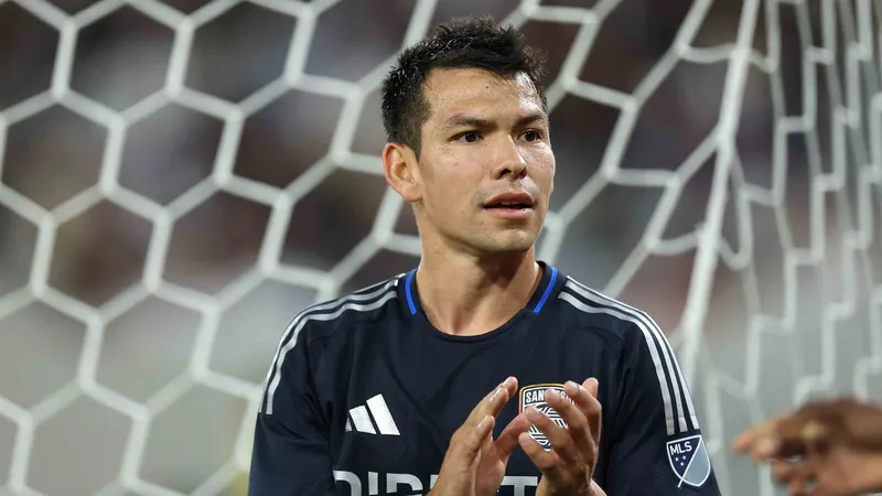Hirving Lozano vuelve a las canchas con el LA Galaxy