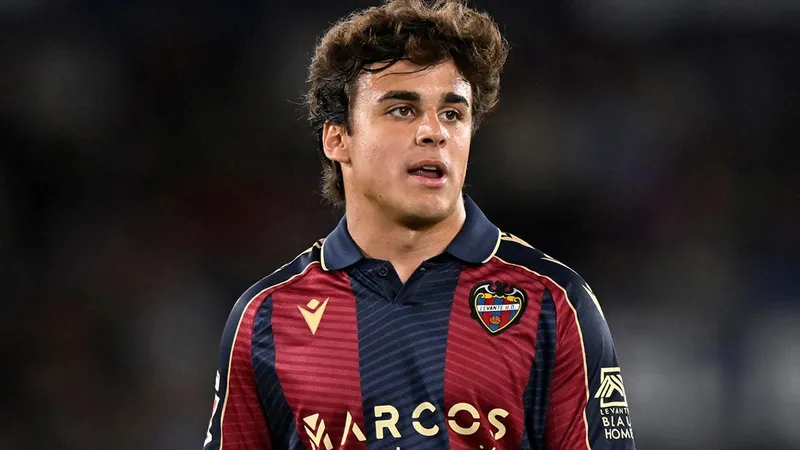 ¿'Bomba' o solo europeo? América anuncia a Carlos Álvarez