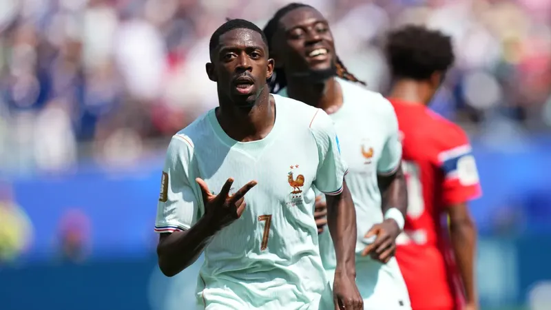 Francia sigue con su paso perfecto al golear a la selección de Noruega con un triplete de Dembélé