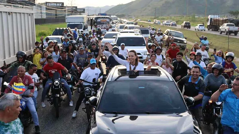 María Corina Machado llega a Caracas tras un recorrido terrestre desde el estado Lara