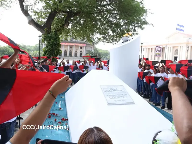 J.S 19 de Julio rinde homenaje a Tomás y a Fidel