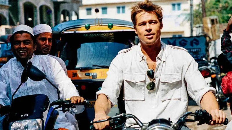 Hace 19 años, Brad Pitt se fue a la India a rodar uno de sus clásicos más queridos y quedó impactado: “Nunca había visto nada igual”