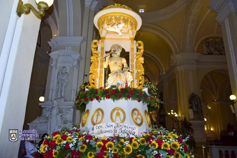 León celebra tradicional procesión en honor a San Jerónimo