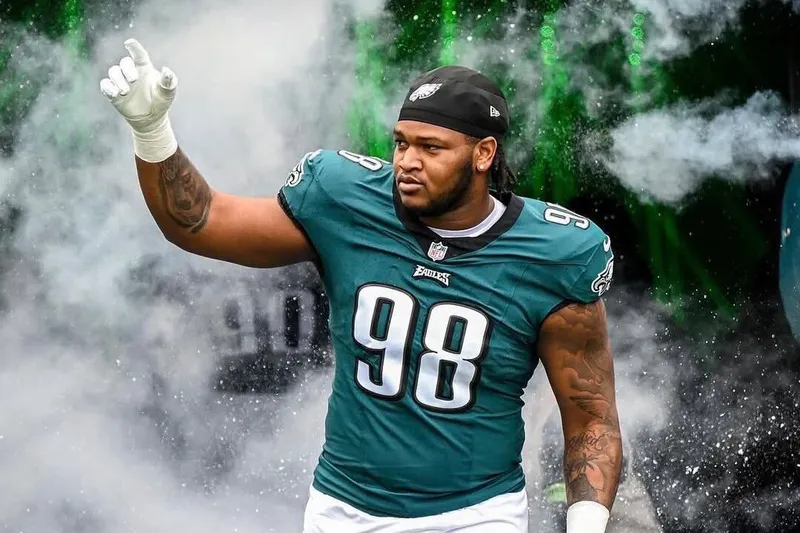 Jalen Carter firma extensión histórica de 152 millones con Eagles