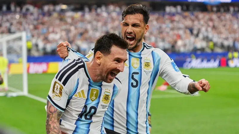 El seleccionador de Austria cree que el primer gol de Messi debió ser invalidado