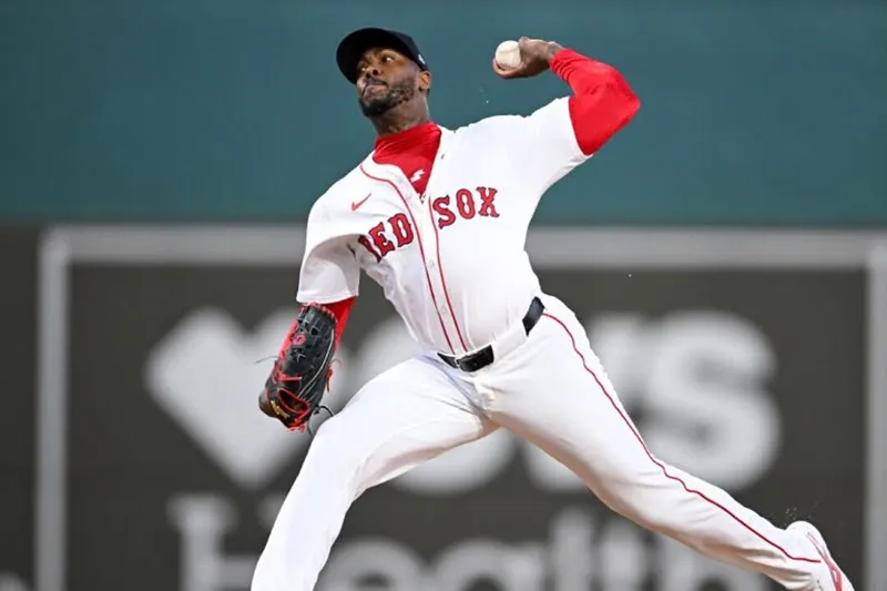 Aroldis Chapman seguiría en Boston tras alejarse del cambio