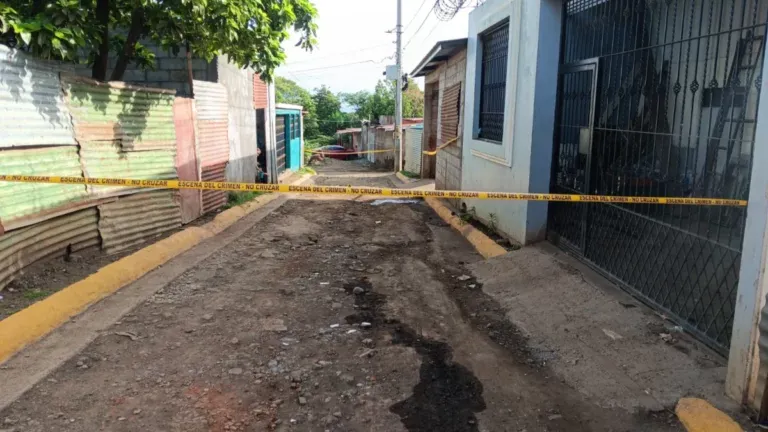 “Amigo de tragos” asesina de varias estocadas a El Negro Noé en el Barrio 30 de Mayo