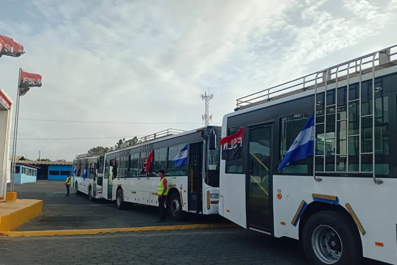 Managua recibe nueva flota de 60 buses para mejorar el transporte