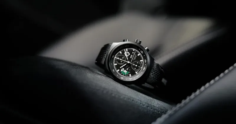 Este reloj de titanio solo se consigue cuando compras un Porsche 911 GT3