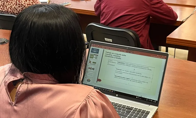 60 mil docentes se capacitan para consolidar el modelo educativo