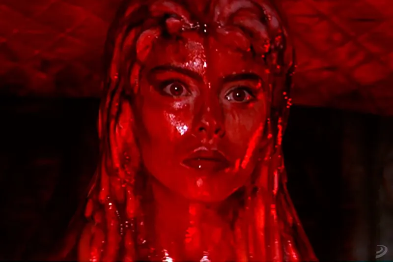 Esta película de ciencia ficción rompió todas las normas de Cannon. En lugar de ahorrar dinero, apostó 25 millones por una locura de vampiros espaciales