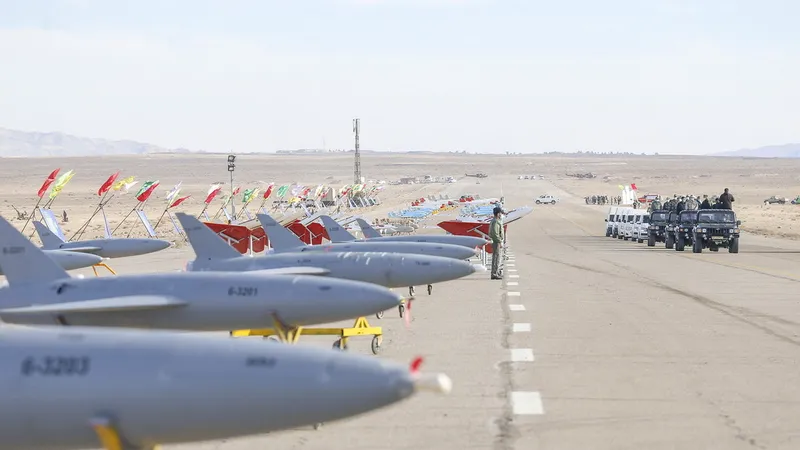 Irán ataca hangares de aeronaves y alojamientos de tropas en su nueva represalia contra EE.UU.