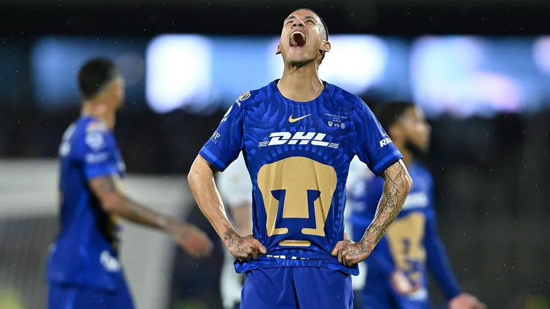 Uriel Antuna y los otros reprobados de Pumas en la final