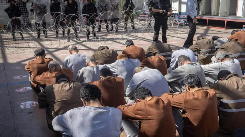 Presos gazatíes sufren fracturas y lesiones sin tratar en una cárcel israelí