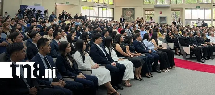 Universidad Casimiro Sotelo celebra 90 nuevas graduaciones en su tercer aniversario