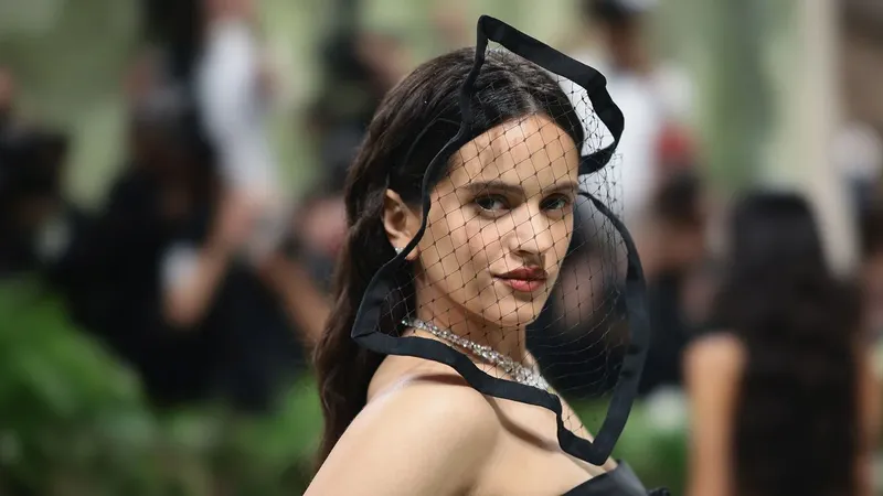 Sin contener las lágrimas, Rosalía se disculpa con sus fans argentinos: 'Mi amor por este país sigue intacto'