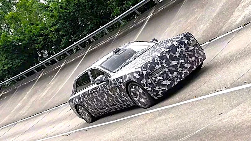 ¿260.000 € por un BYD? Esta bestia eléctrica de 1.000 CV apunta a Toyota y a Rolls-Royce
