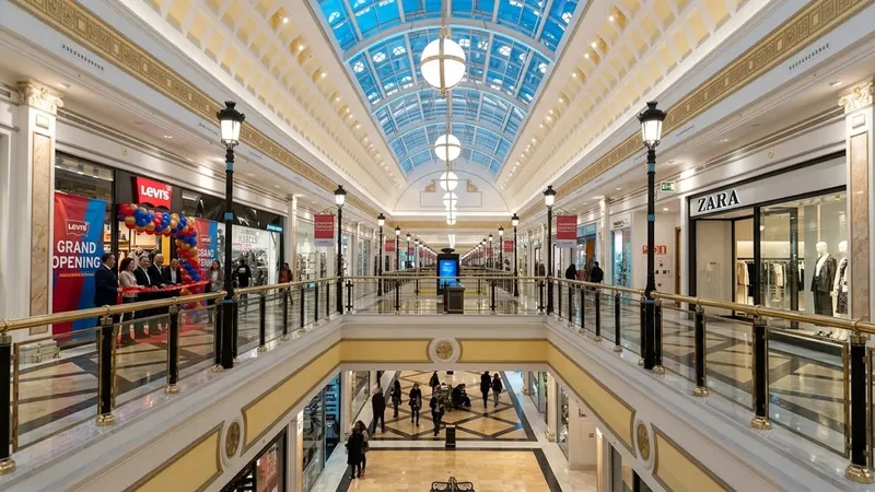 Levi’s reforma por completo su tienda de en el centro comercial Gran Plaza 2 y suma Mango Home