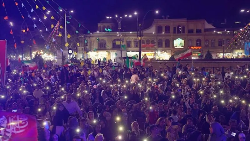 Irán celebra con alegría el aniversario de nacimiento de Profeta del Islam (P)