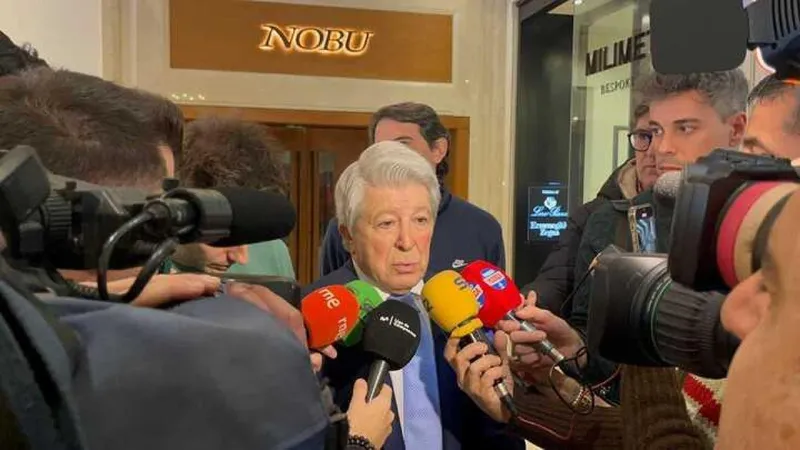 Cerezo: "Laporta sabe dónde va a jugar Julián la temporada que viene"