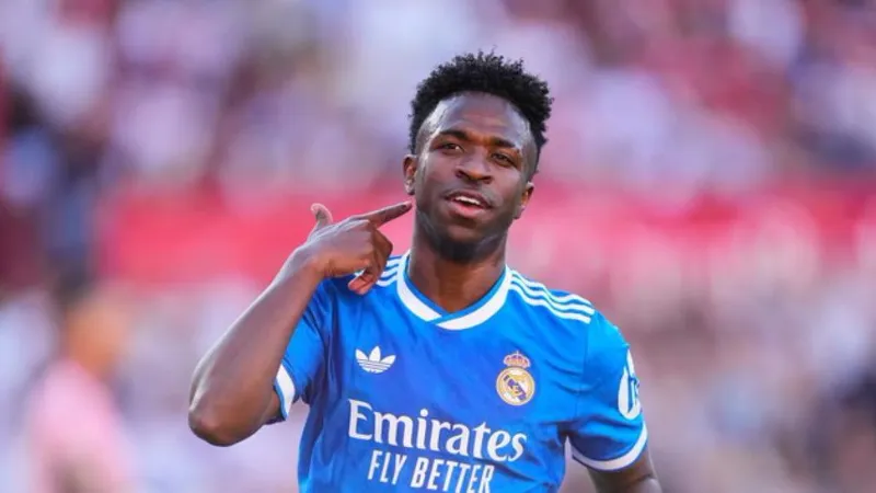 En Inglaterra ya descartan la operación Arsenal-Vinicius