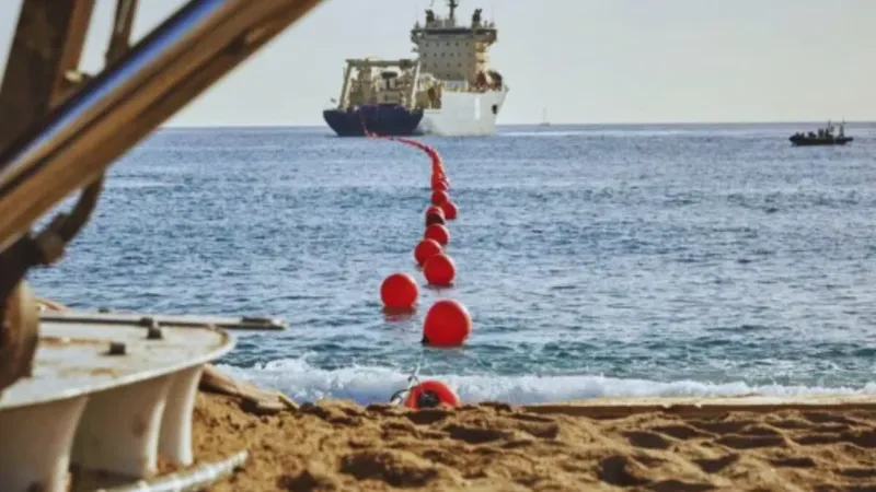 La nueva disputa entre China y Estados Unidos no pasa por misiles ni portaaviones, sino por cables bajo el océano. El proyecto que apunta a Chile expone la batalla silenciosa por los datos de América Latina
