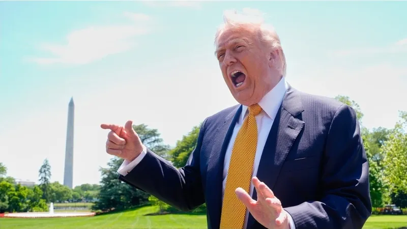 “¡Se han vuelto completamente locos!”: Trump se lanza contra la prensa por la guerra con Irán