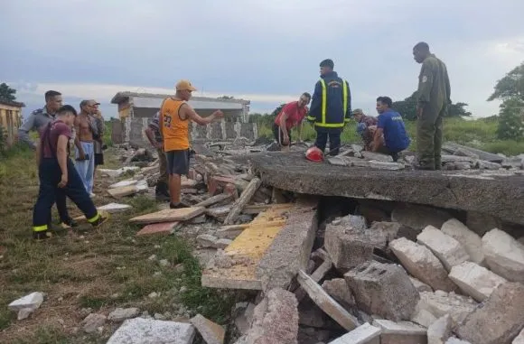 Reportan dos lesionados en derrumbe de una nave de prefabricado en Colón, Matanzas